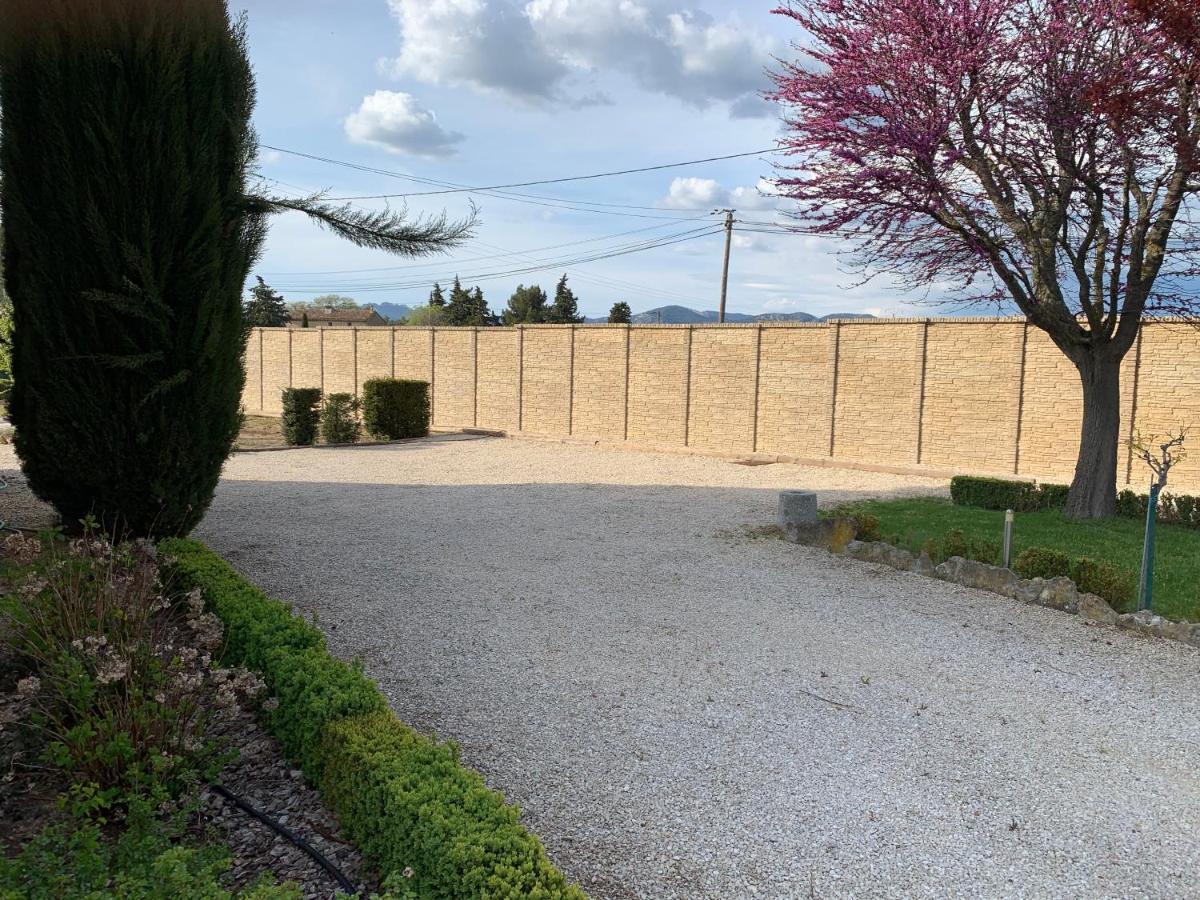 Bed and Breakfast Domaine Des Ecureuils Carpentras Exterior foto