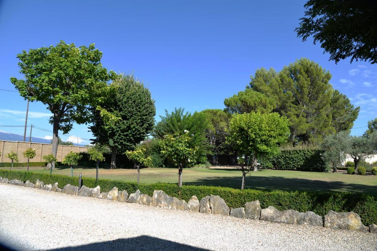 Bed and Breakfast Domaine Des Ecureuils Carpentras Exterior foto