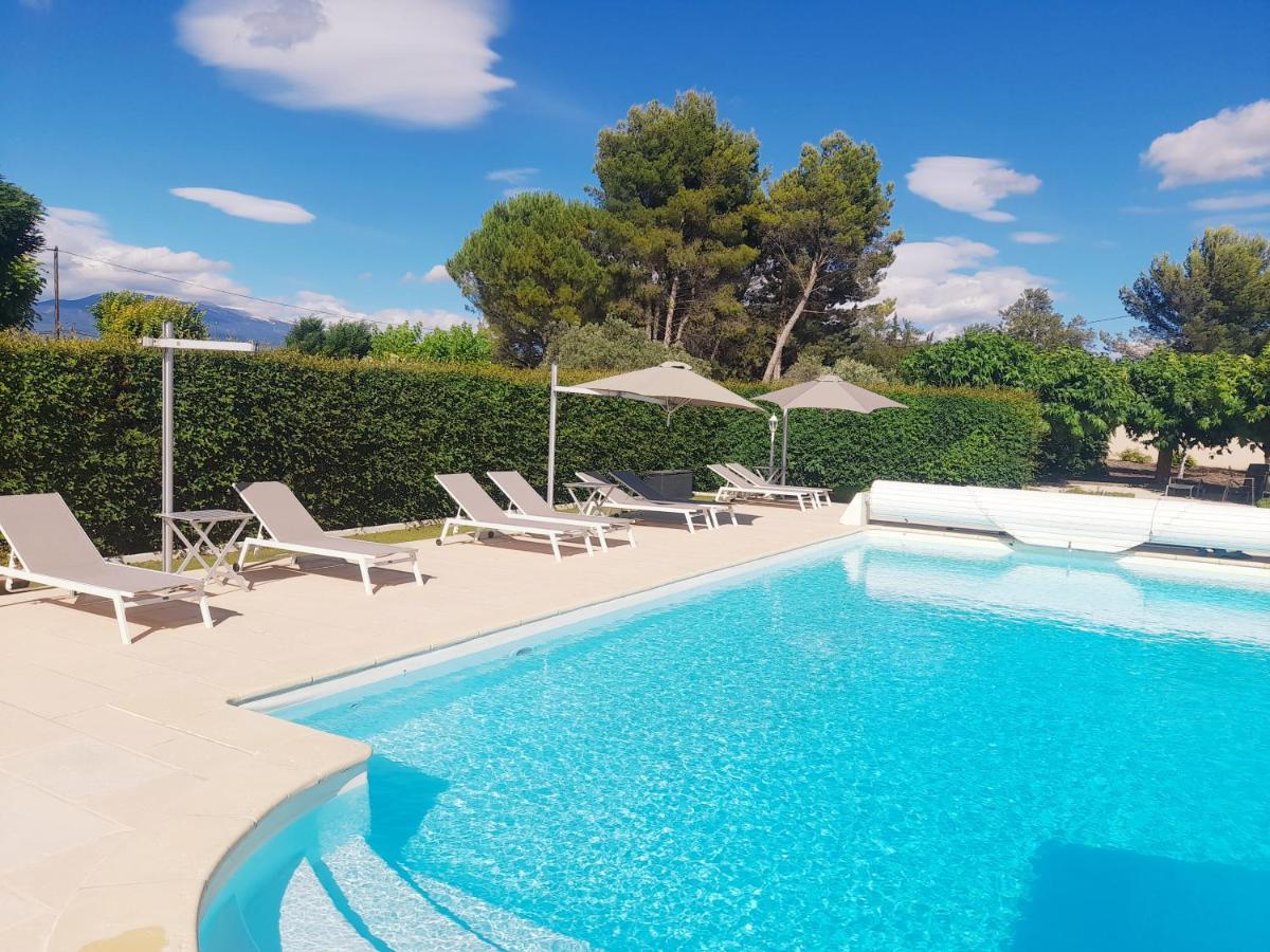 Bed and Breakfast Domaine Des Ecureuils Carpentras Exterior foto